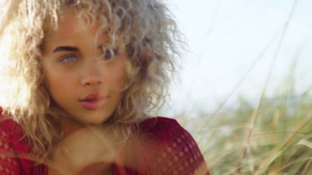 On Set With Jasmine Sanders 2021